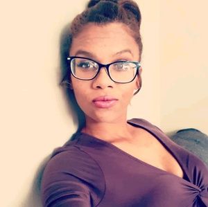 Meet your Posher, Alysha